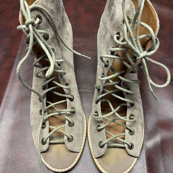 Jeffrey Campbell Cora tan suede lace up open toe heels, size 9‎ - Picture 3 of 10